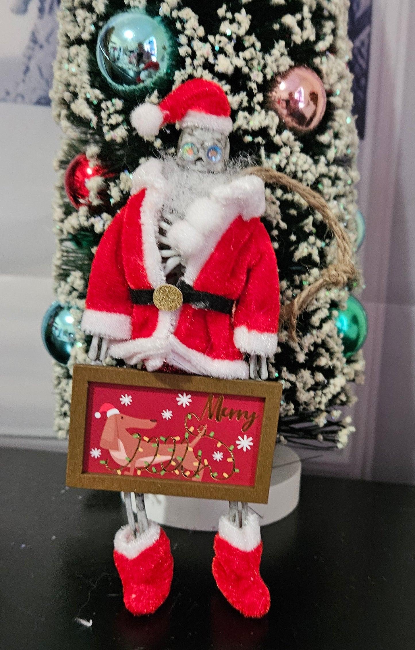 Creepy Claus - Merry dachshund