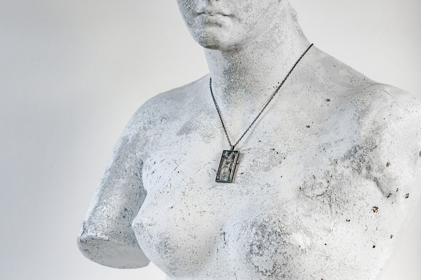 The Rose Cabochon Necklace
