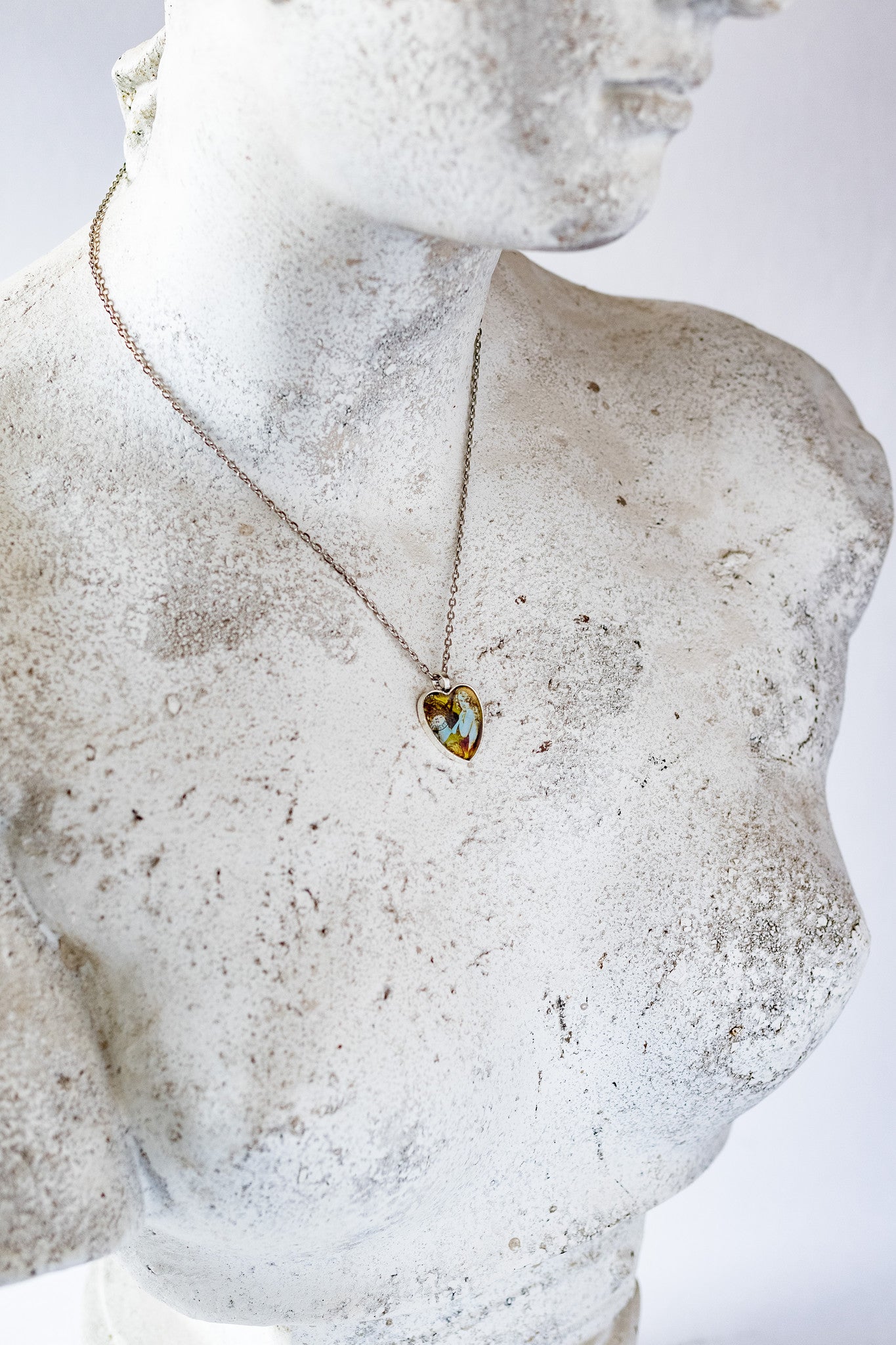 The Shy Lady Cabochon Necklace