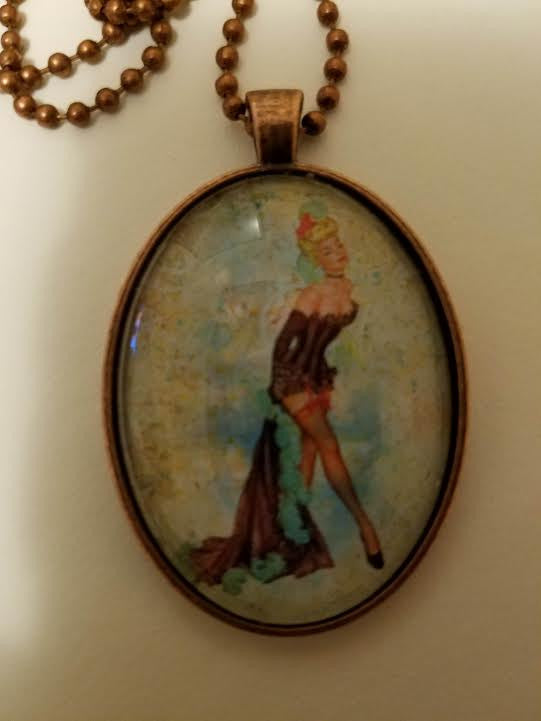 Fille Burlesque Cabochon Necklace