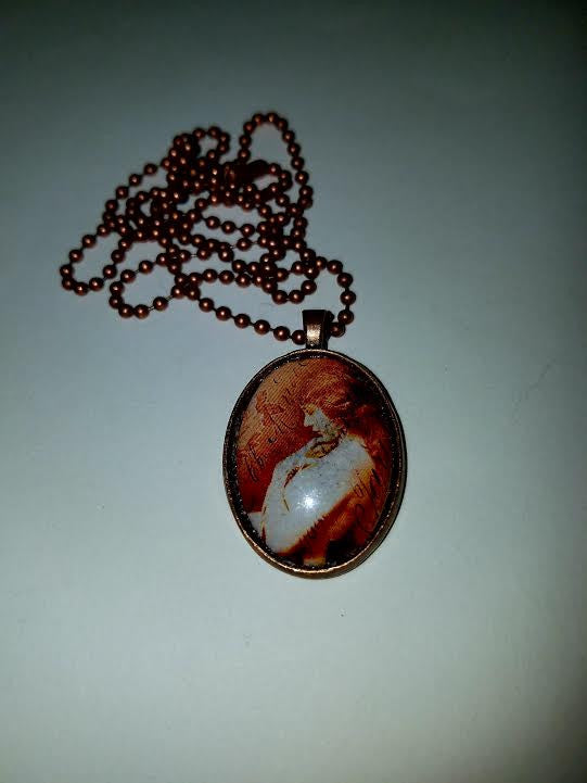 Jeune Fille Cabochon Necklace