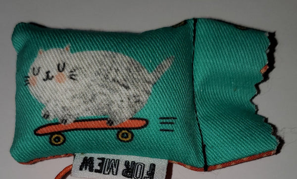 Green Beans Mini Catnip Kicker Cat Toys | Silver Vine Cat Nip Blend