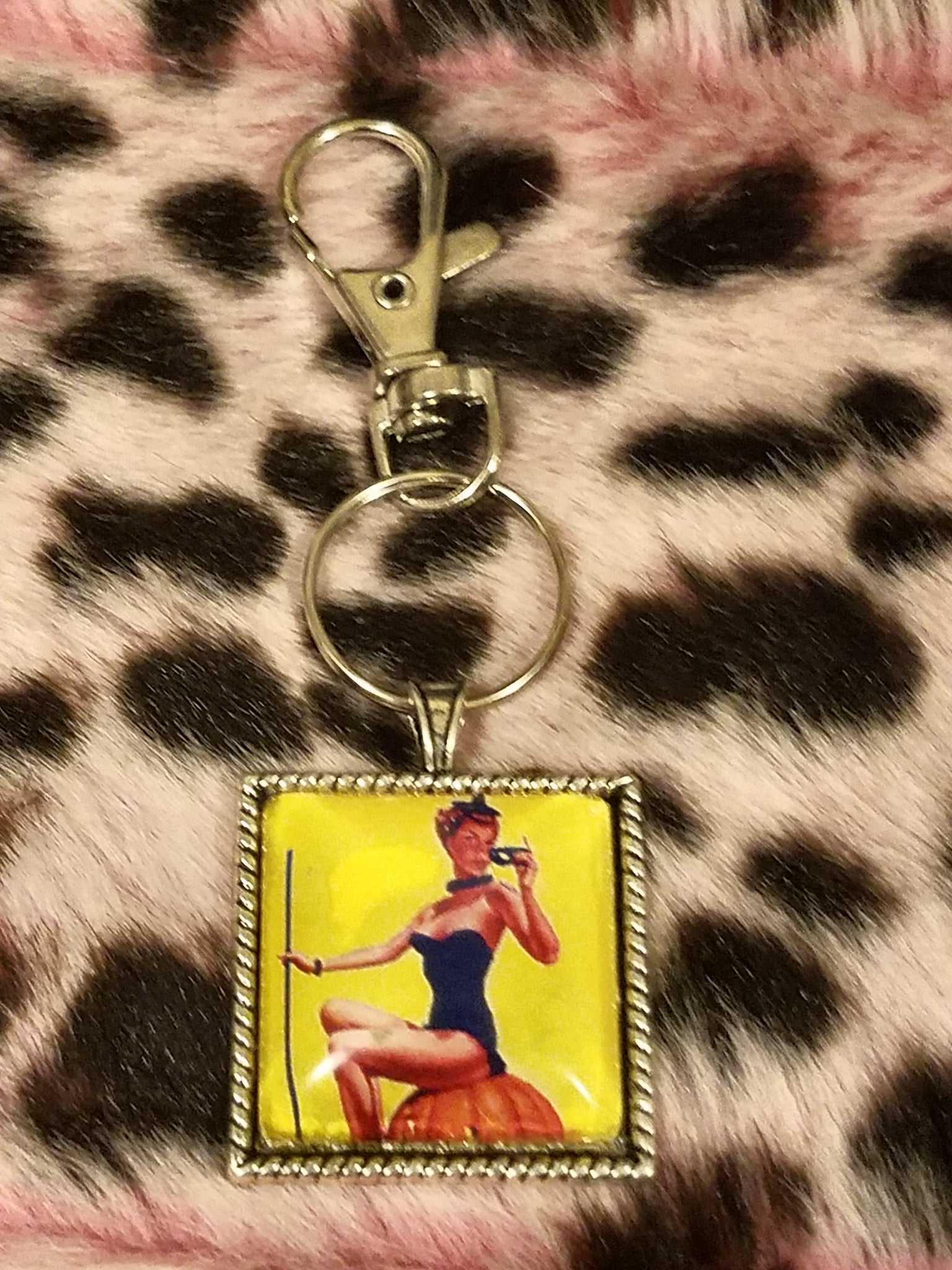 1" Vintage Halloween Pin Up Cabochon Key Chain