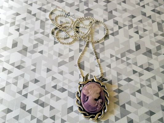 Fille Paisible Cameo Necklace