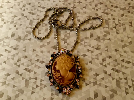 Le Femme Cameo Necklace