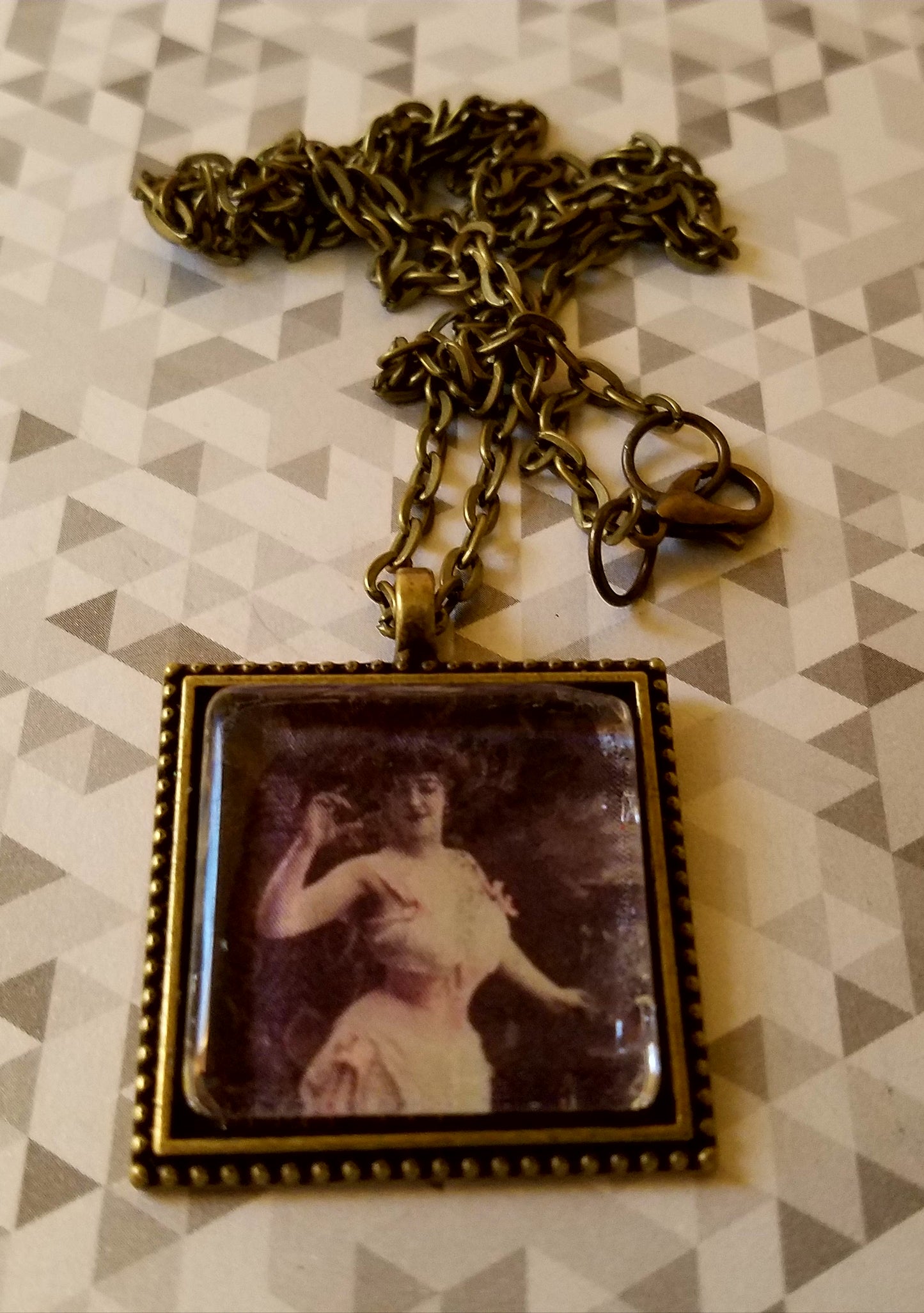 Harlot Cabochon Necklace