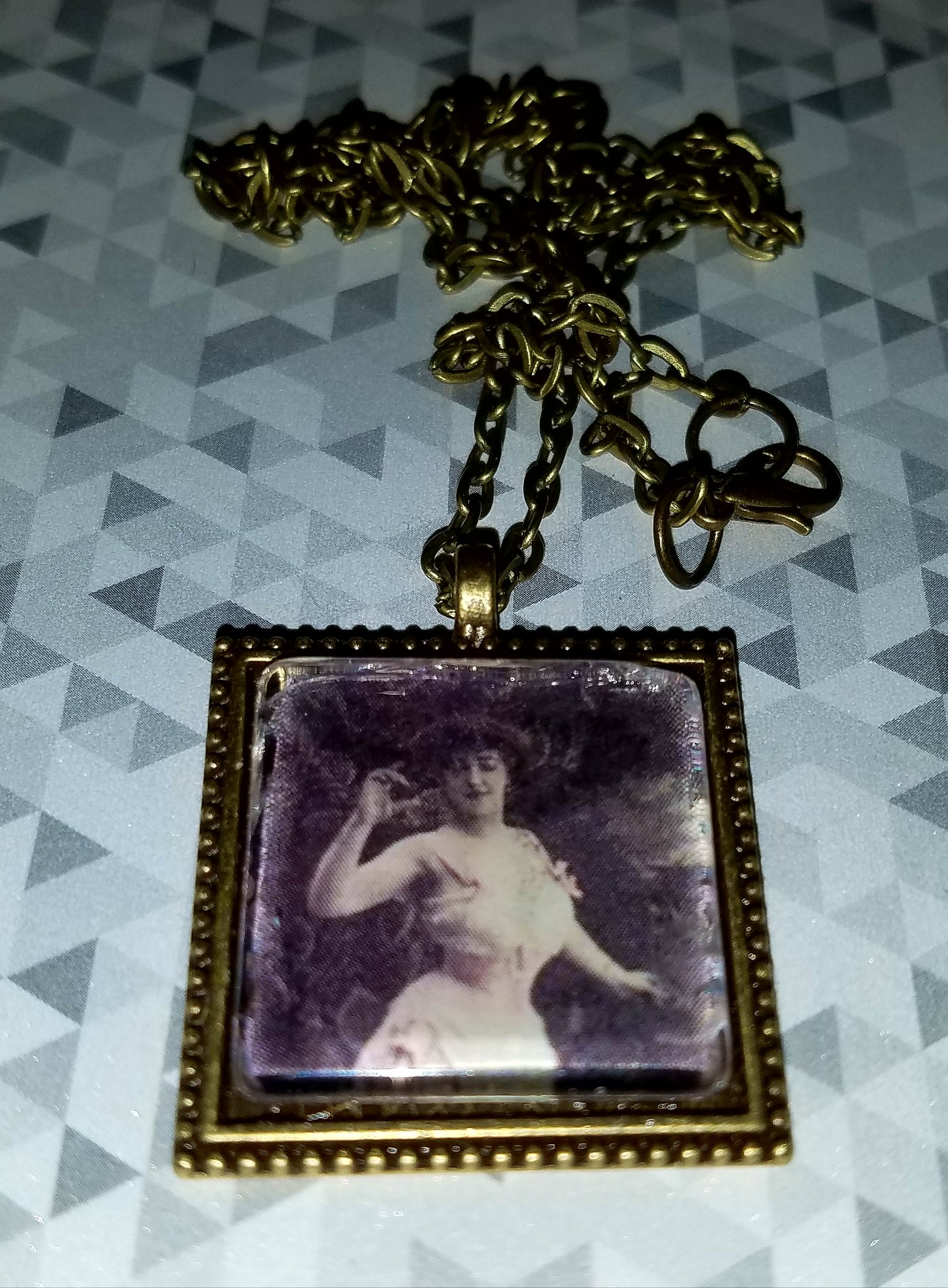 Harlot Cabochon Necklace