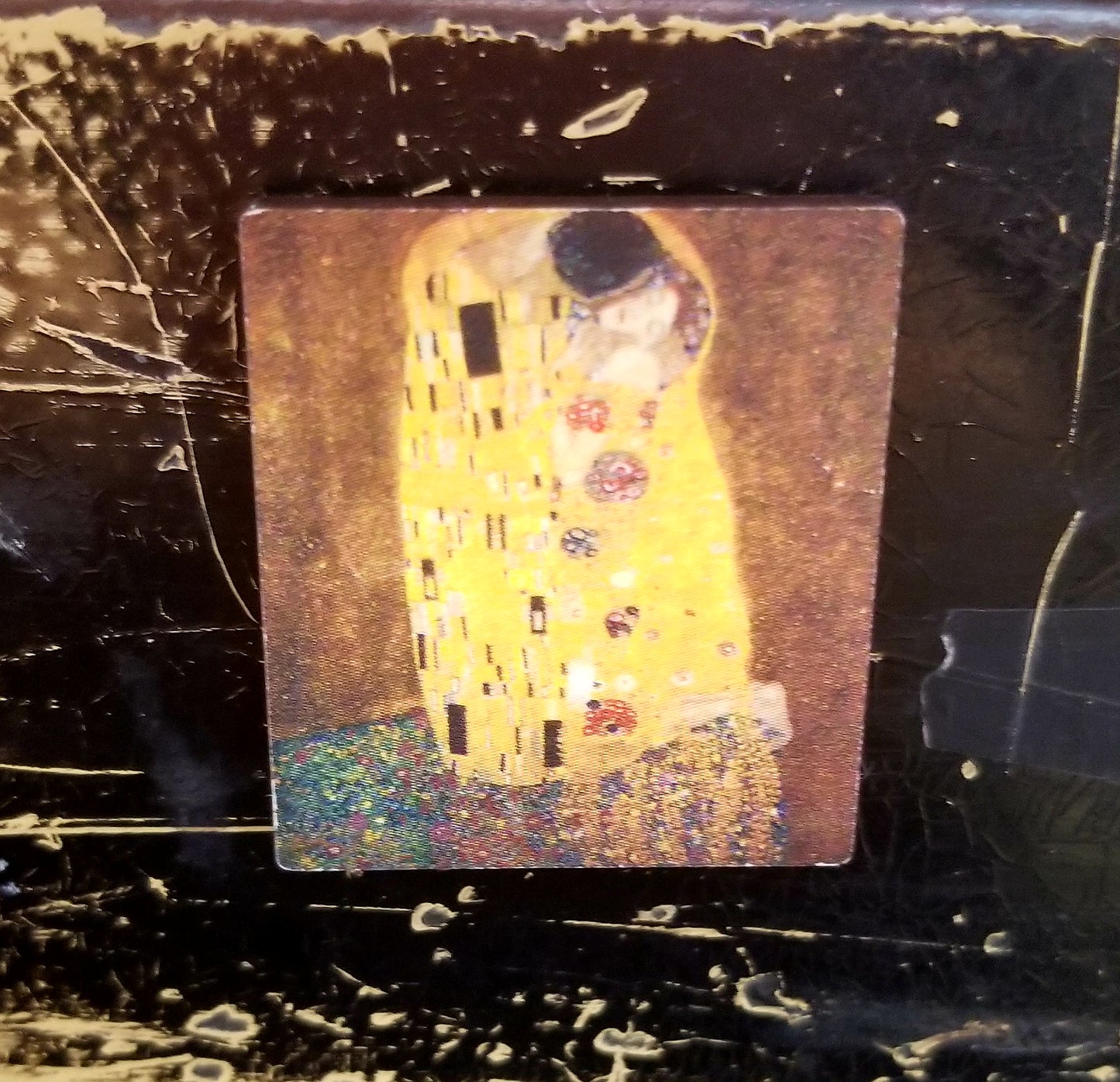 The Kiss Magnet