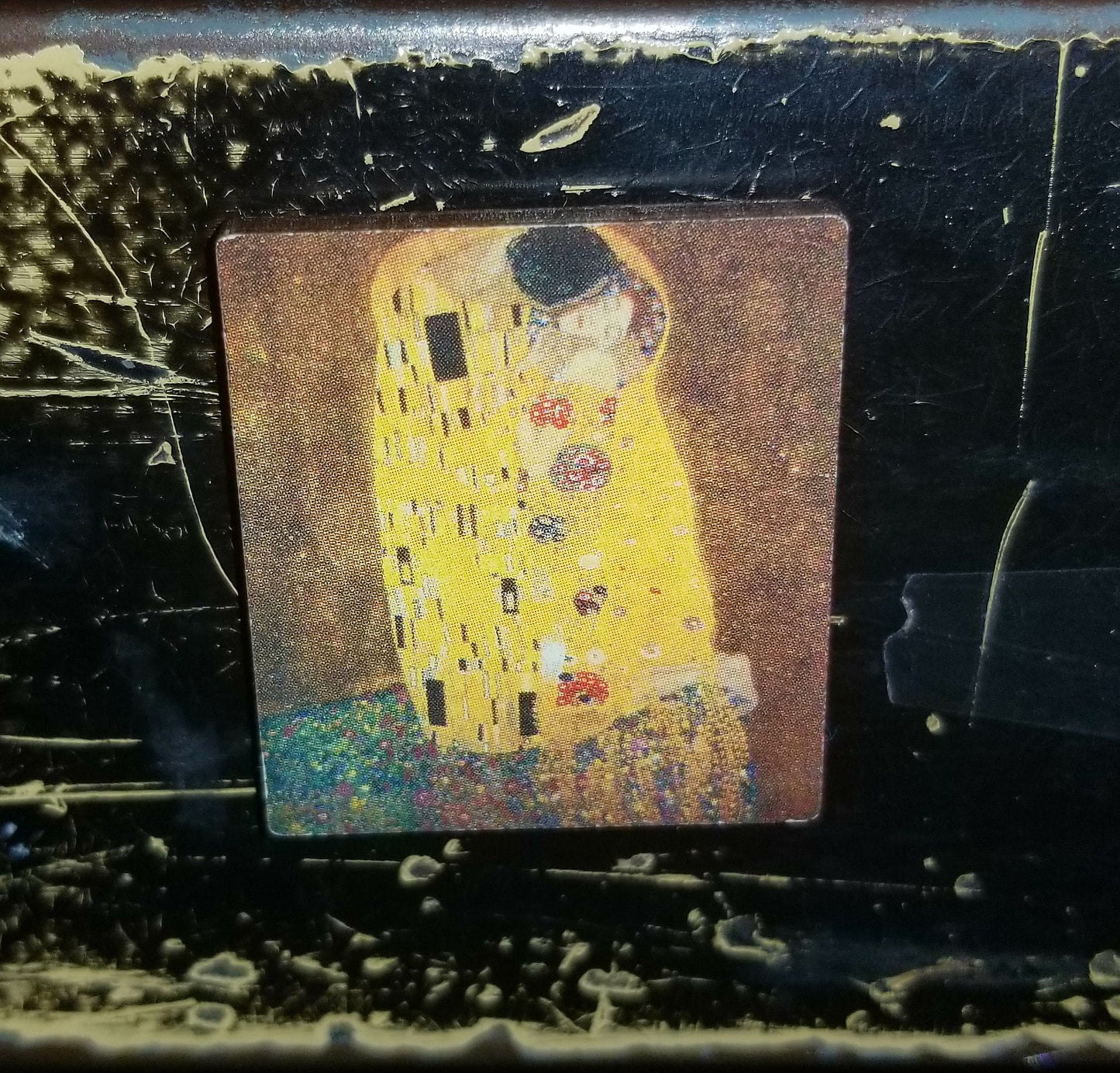The Kiss Magnet