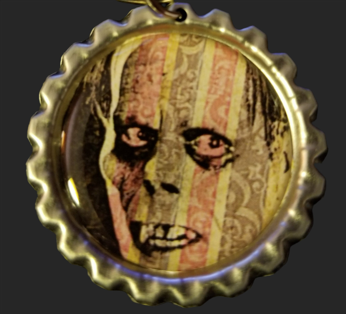 Frilly Phantom Magnet