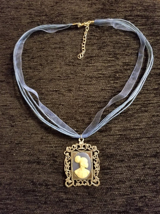 Lady of Colour Cameo Necklace