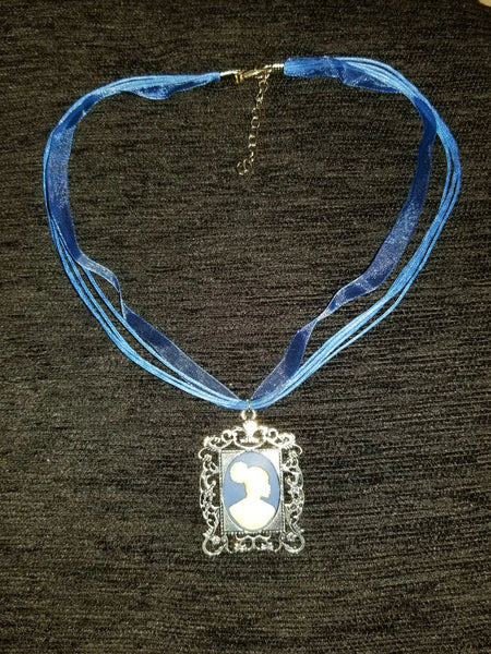Lady of Colour Cameo Necklace
