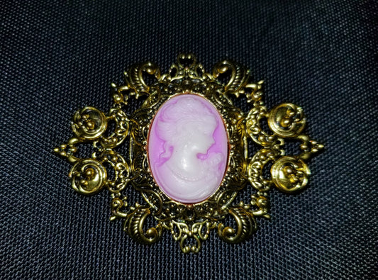 Lady Lilac Cameo Brooch
