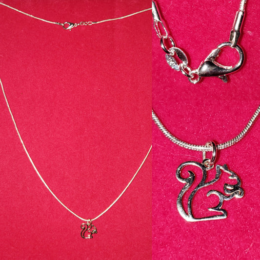 Risu Necklace
