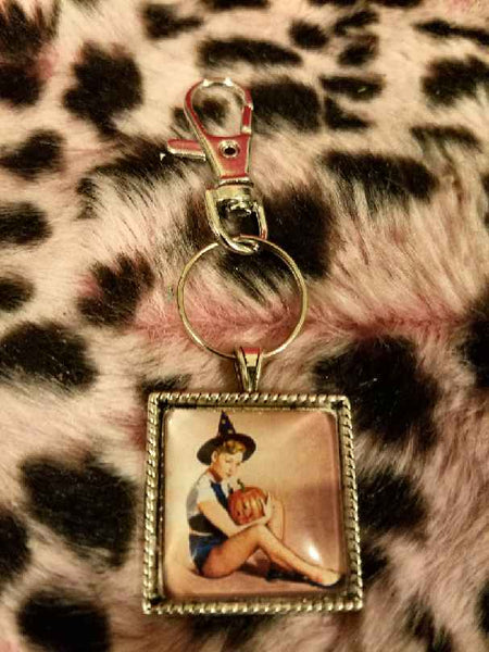 1" Vintage Halloween Pin Up Cabochon Key Chain