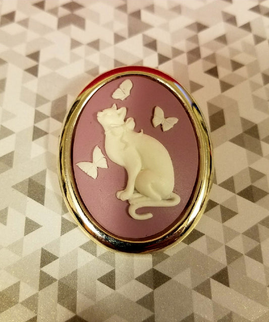 Curious Kitty Cameo Brooch