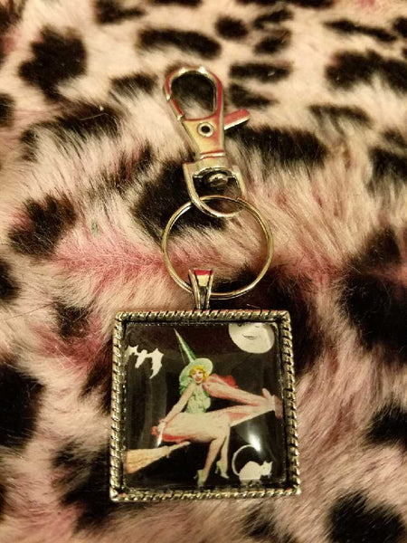 1" Vintage Halloween Pin Up Cabochon Key Chain