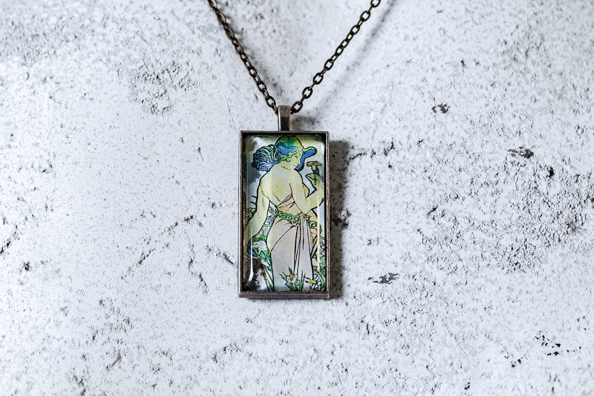The Carnation Cabochon Necklace