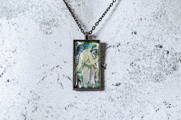 The Carnation Cabochon Necklace
