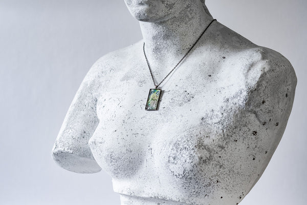 The Carnation Cabochon Necklace