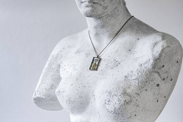Flirt Cabochon Necklace
