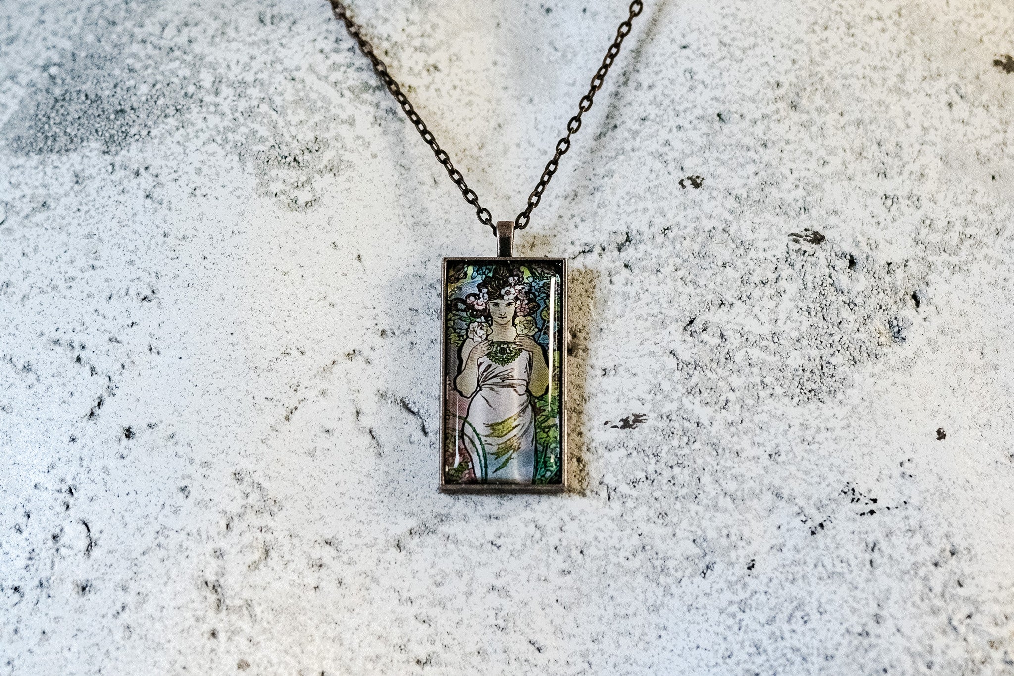 The Rose Cabochon Necklace