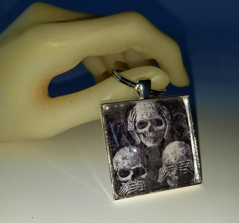 Iwazaru, Kikazaru & Mizaru Skulls Cabochon Key Chain