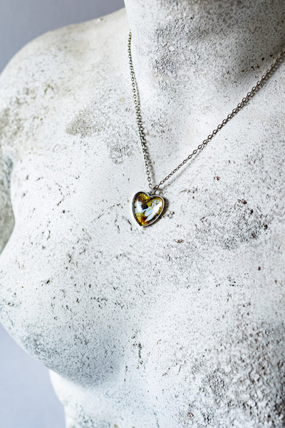 The Shy Lady Cabochon Necklace