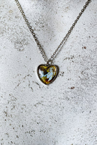 The Shy Lady Cabochon Necklace